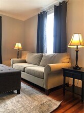 22 Carroll Ave in Newport, RI - Foto de edificio - Building Photo