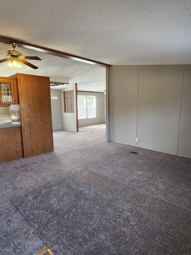 7965 E Oglethorpe Hwy in Midway, GA - Building Photo - Building Photo