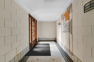 5454 S Cornell Ave in Chicago, IL - Building Photo - Building Photo