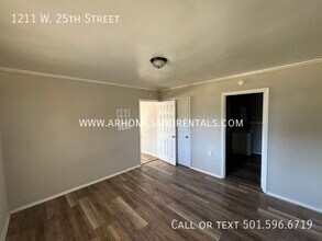 1211 W 25th St in North Little Rock, AR - Building Photo - Building Photo