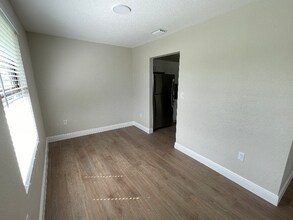3569 Montante Blvd in Palm Springs, FL - Building Photo - Building Photo