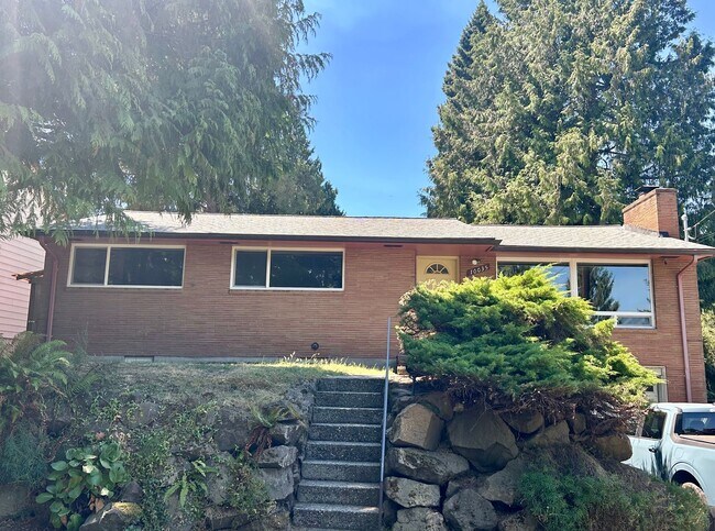10035 38th Ave NE in Seattle, WA - Building Photo - Building Photo