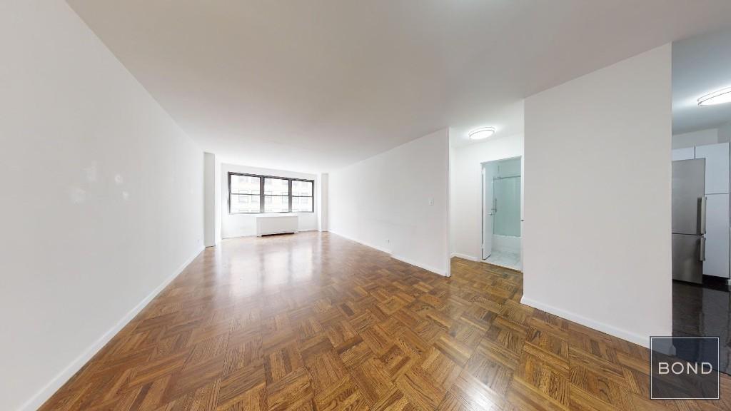 96 5th Ave in New York, NY - Building Photo