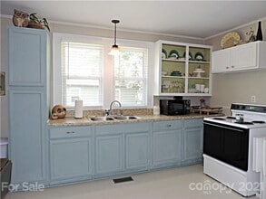 317 W 12th St in Newton, NC - Building Photo - Building Photo