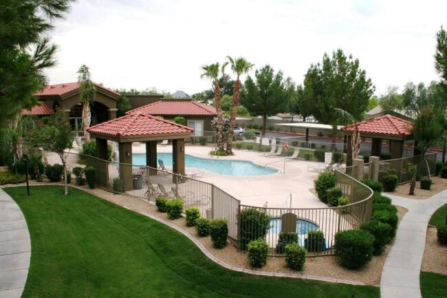 property at 2929 W Yorkshire Dr