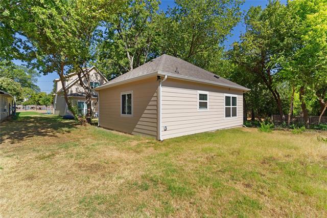 315 S Bradshaw St in Denton, TX - Building Photo - Building Photo