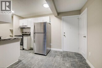 82 Elgin St S in Cambridge, ON - Building Photo - Building Photo