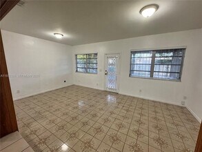 9111 SW 20th St in Miami, FL - Building Photo - Building Photo