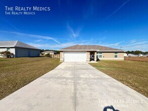 53 Maple Dr in Ocklawaha, FL - Building Photo - Building Photo
