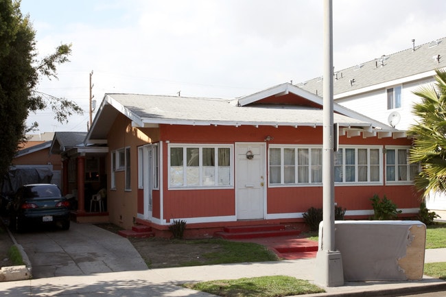 Magnolia Avenue Apartments in Long Beach, CA - Foto de edificio - Building Photo