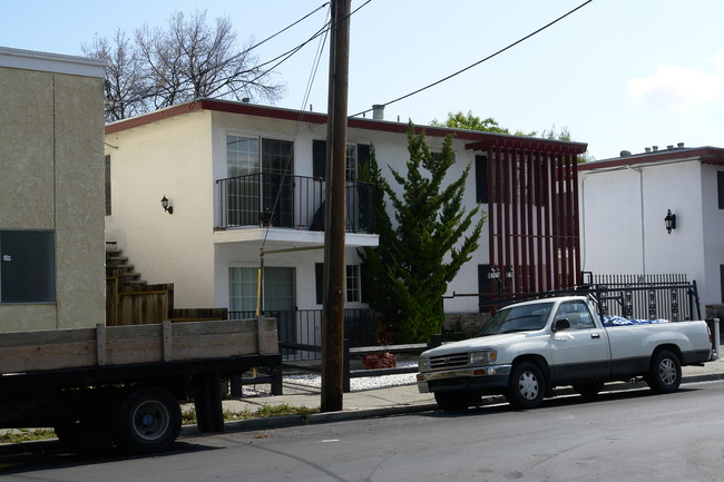 115 Cypress St in Redwood City, CA - Building Photo - Building Photo