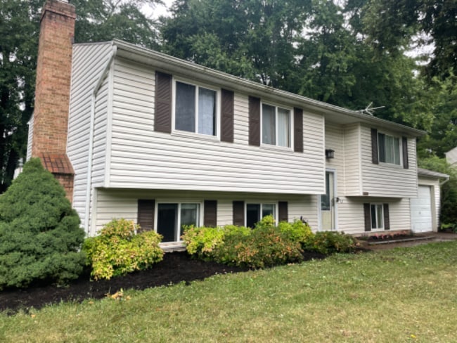 2618 Litchfield Dr in Herndon, VA - Building Photo - Building Photo