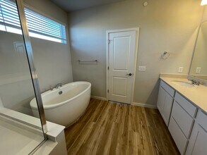 1361 Brookfield Pl in Erie, CO - Foto de edificio - Building Photo