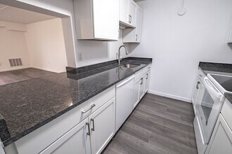 100 High St, Unit 802 in Medford, MA - Building Photo - Building Photo