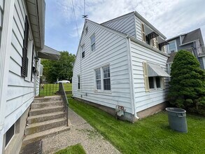 16 Durant Ter in Middletown, CT - Building Photo - Building Photo