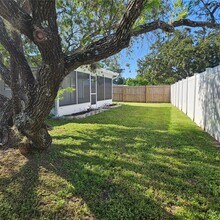 6008 Firefly Ln in Apollo Beach, FL - Building Photo - Building Photo