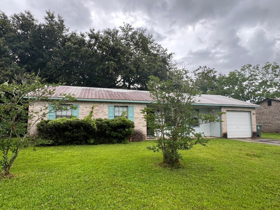 502 Carol Ann Ct in Foley, AL - Building Photo