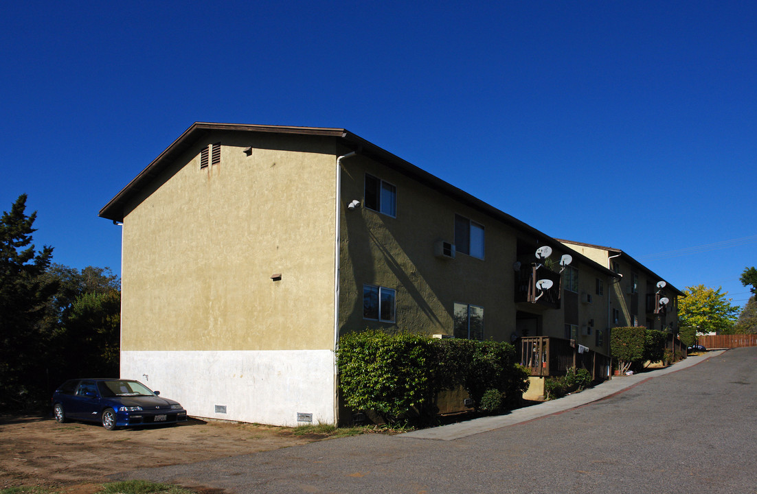 191 E Fallbrook St in Fallbrook, CA - Building Photo