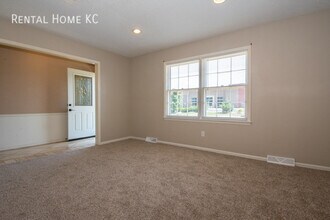 11314 W 74th St in Shawnee, KS - Building Photo - Building Photo
