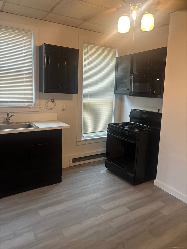465 Howard Ave in New Haven, CT - Building Photo - Building Photo