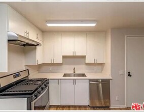 1242 9th Ct in Santa Monica, CA - Building Photo - Building Photo