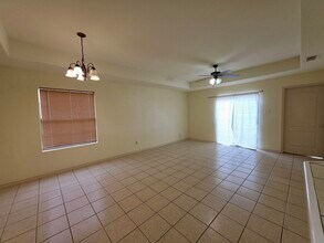 615 John Adams Rd in Laredo, TX - Building Photo - Building Photo