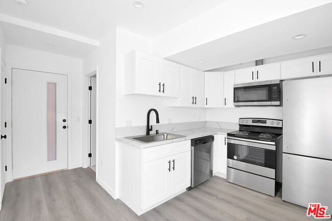 property at 1610 S Beverly Glen Blvd