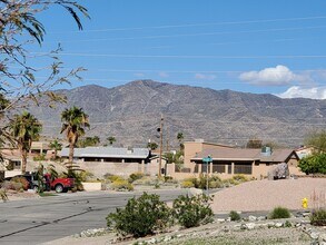 3040 Crater Dr in Lake Havasu City, AZ - Building Photo - Building Photo