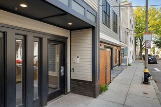 205 W 8th St in Boston, MA - Building Photo - Building Photo