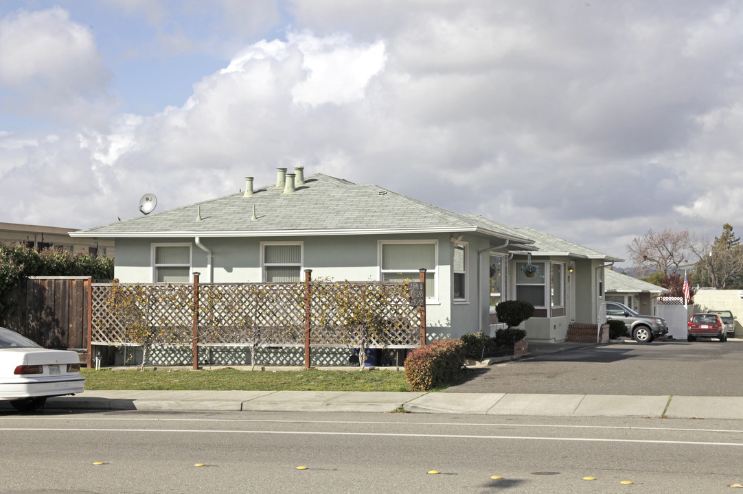 2518-2528 Grove Way in Castro Valley, CA - Foto de edificio