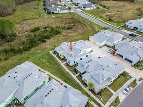 573 High Tide Ln in Daytona Beach, FL - Foto de edificio - Building Photo