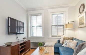 70 Phillips St, Unit 1 in Boston, MA - Building Photo - Building Photo