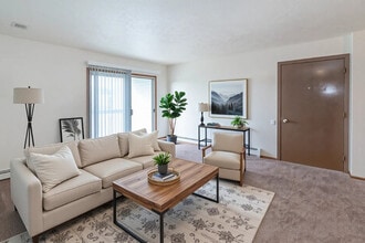 Van Horne Estates Apartments in El Paso, TX - Foto de edificio - Building Photo