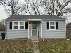 2601 N Milton St in Muncie, IN - Building Photo