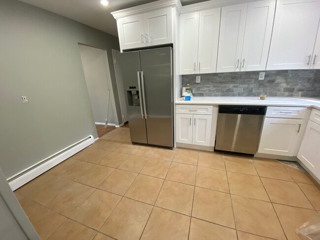 14951 259th St, Unit 2nd floor in Rosedale, NY - Building Photo - Building Photo