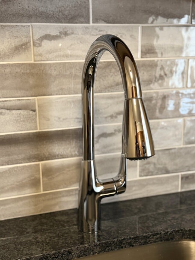 Northgate/Southgate in Vernon Rockville, CT - Foto de edificio - Building Photo