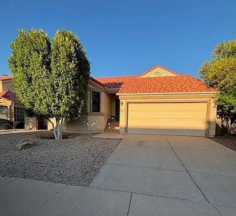 property at 11927 N 113th St