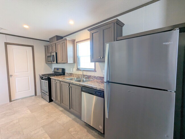 420 Nevada in Belleville, MI - Building Photo - Building Photo