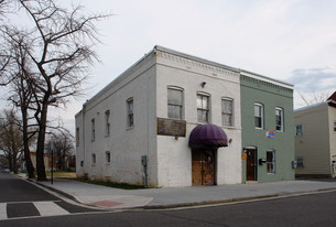 619 16th St NE in Washington, DC - Foto de edificio - Building Photo