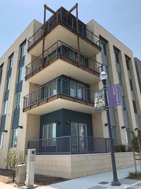 51 Innes Ct-Unit -211 in San Francisco, CA - Foto de edificio