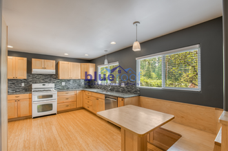 9603 SW Taylor St in Portland, OR - Foto de edificio - Building Photo