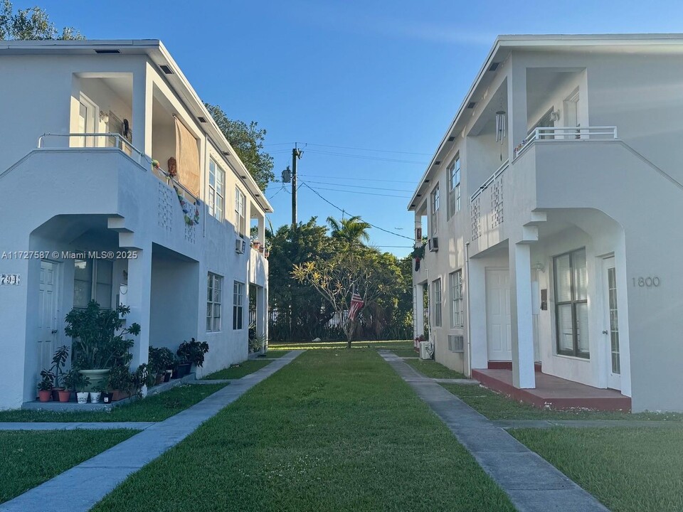 1800 Normandy Dr in Miami Beach, FL - Building Photo