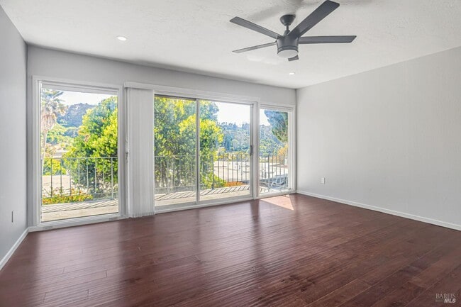 363 Eden Roc Dr in Sausalito, CA - Building Photo - Building Photo