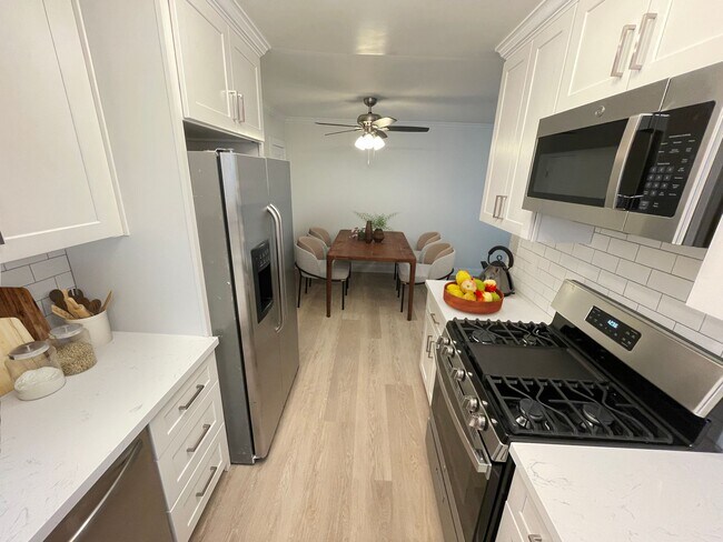 3121 Bagley Ave in Los Angeles, CA - Building Photo - Building Photo