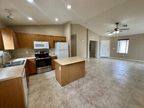 41841 W Sunland Dr in Maricopa, AZ - Building Photo - Building Photo