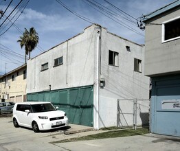 2557-2563 Pasadena Ave in Long Beach, CA - Foto de edificio - Building Photo