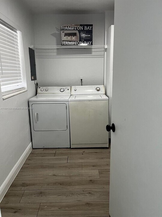 7035 W 3rd Ave in Hialeah, FL - Building Photo