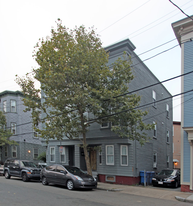 50 Plymouth St in Cambridge, MA - Foto de edificio - Building Photo