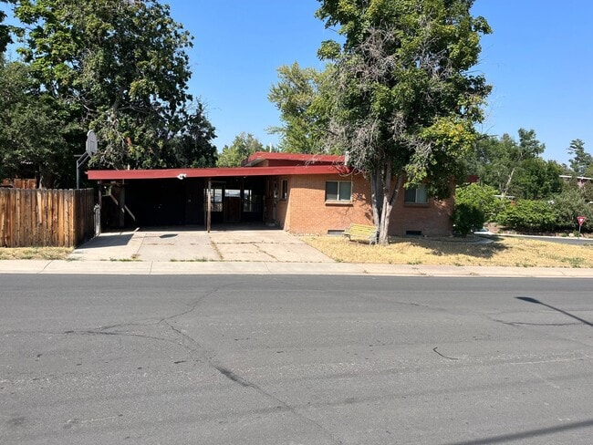 5491 S Hickory St in Littleton, CO - Building Photo - Building Photo