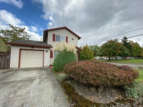 3110 NE 81st Ave in Portland, OR - Building Photo - Building Photo